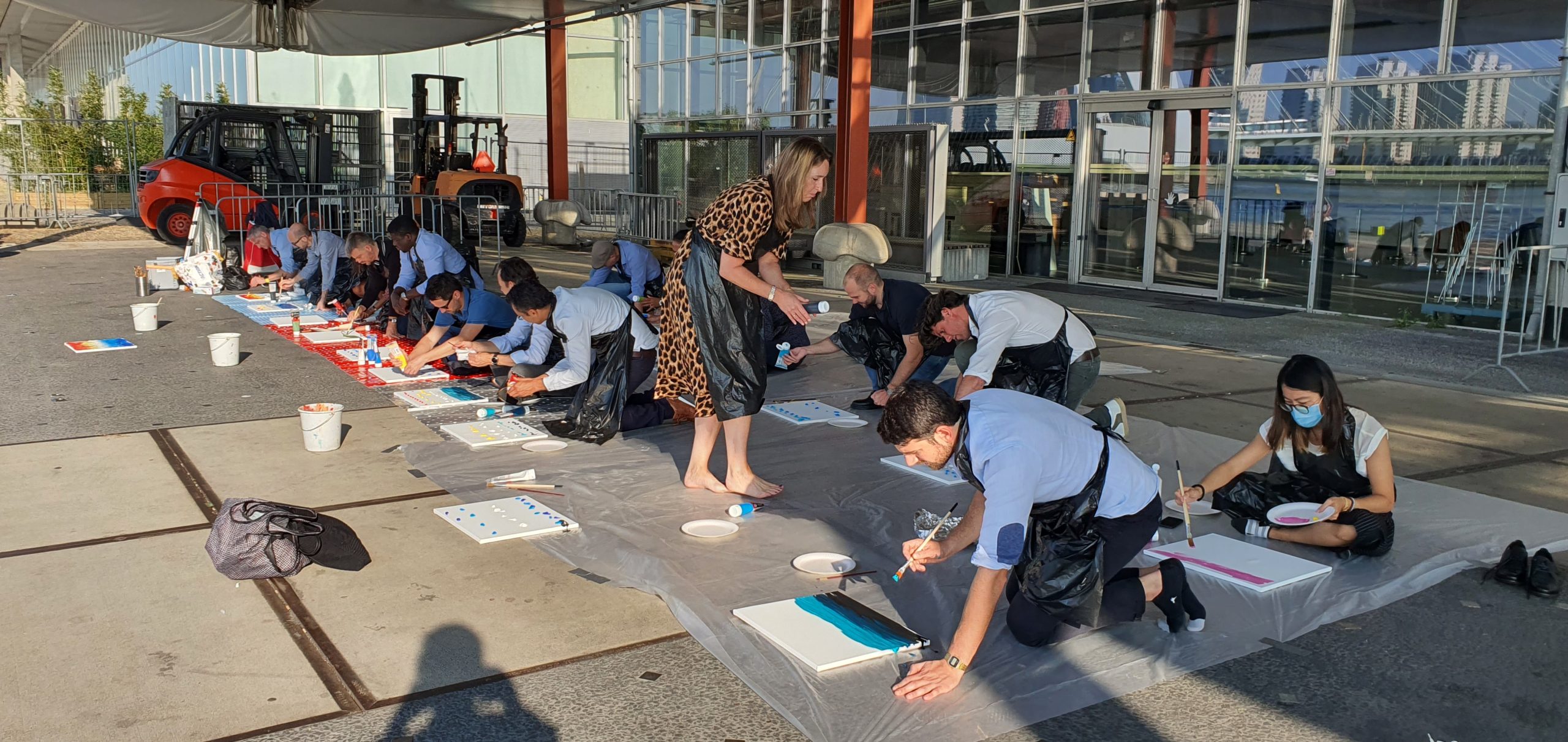 Groep Schildert de Skyline van Rotterdam